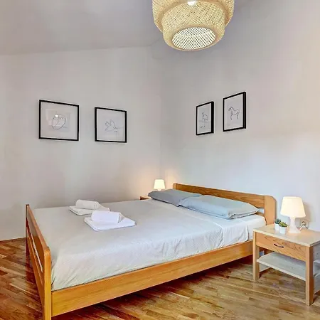 Adriana شقة بولا